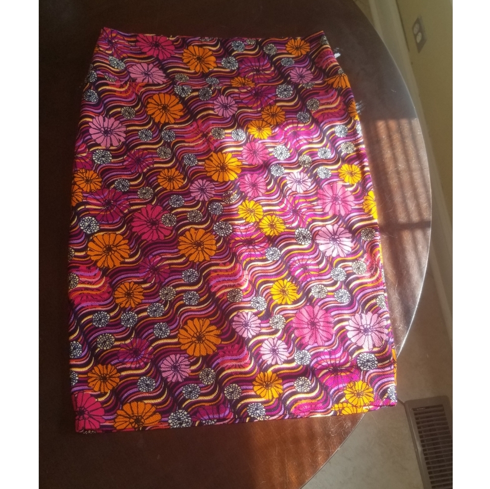 LuLaRoe Cassie pencil skirt